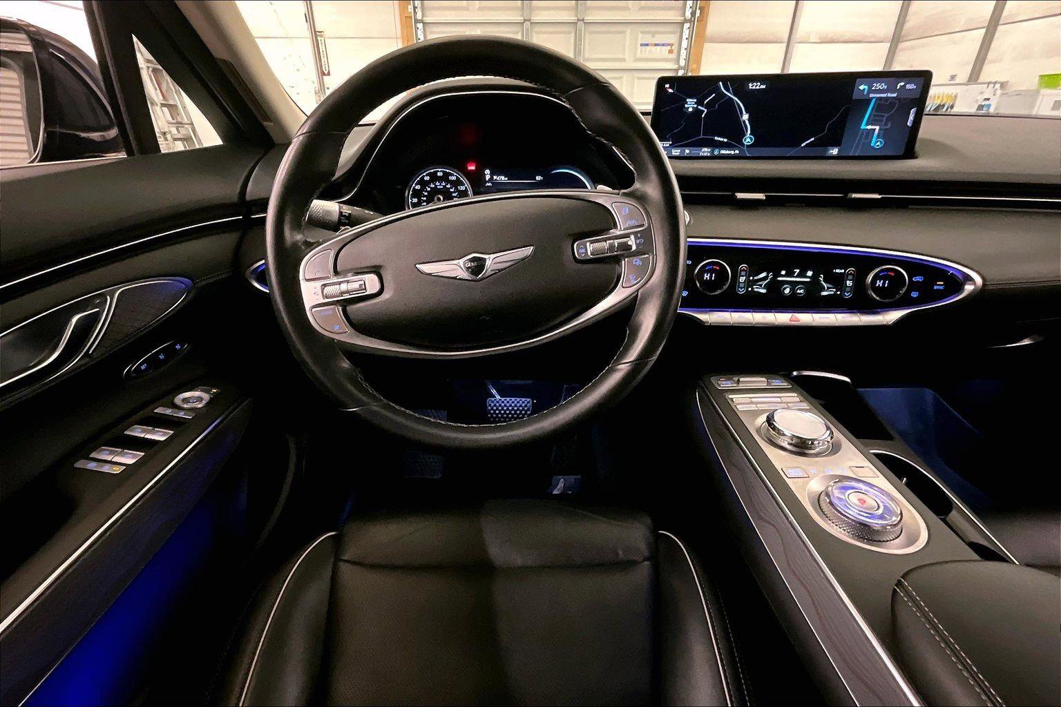 Used 2022 Genesis GV70 2.5T w/ Advanced Package image 5