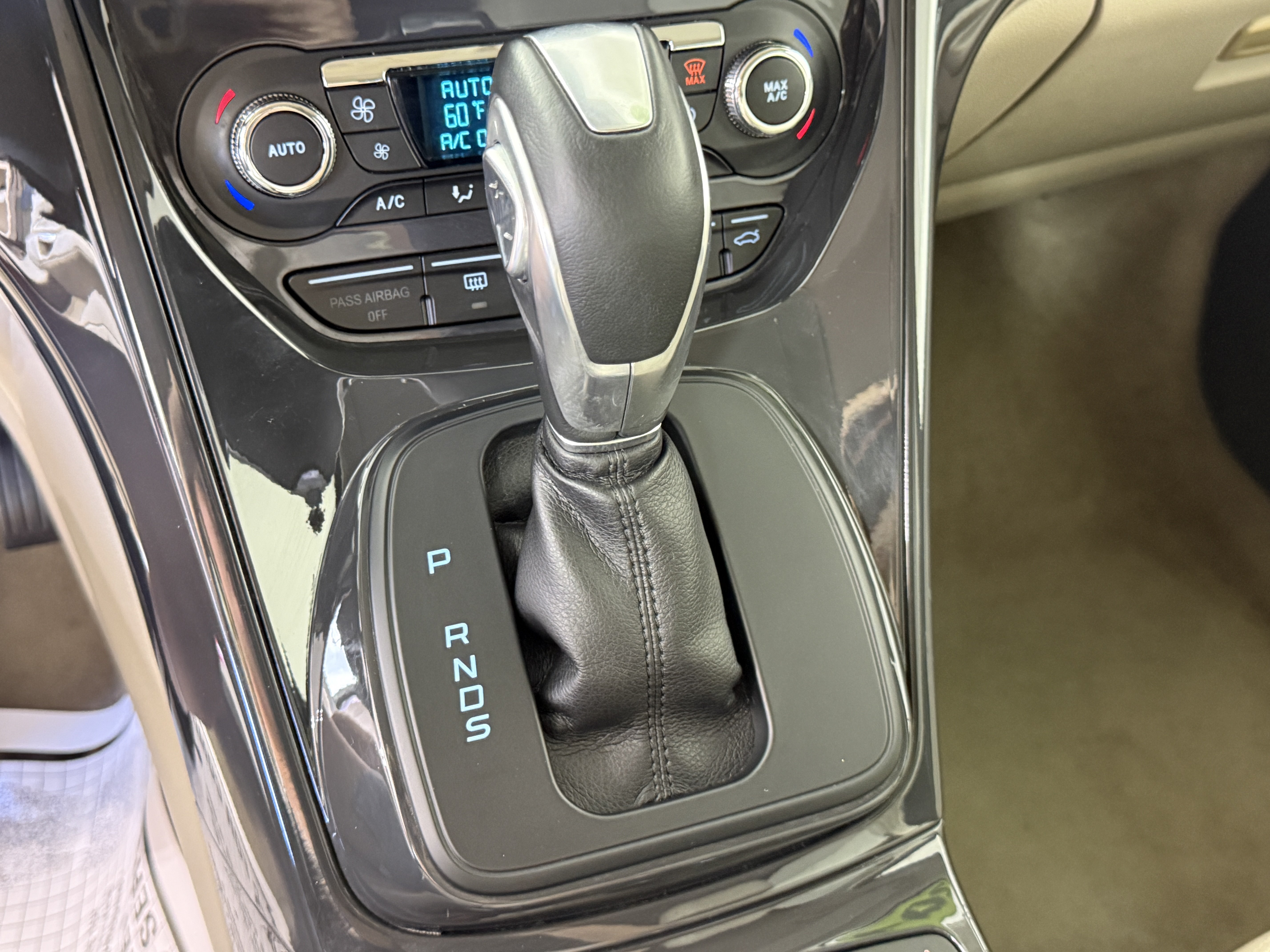 Used 2014 Ford Escape Titanium w/ Equipment Group 401A FWD image 26