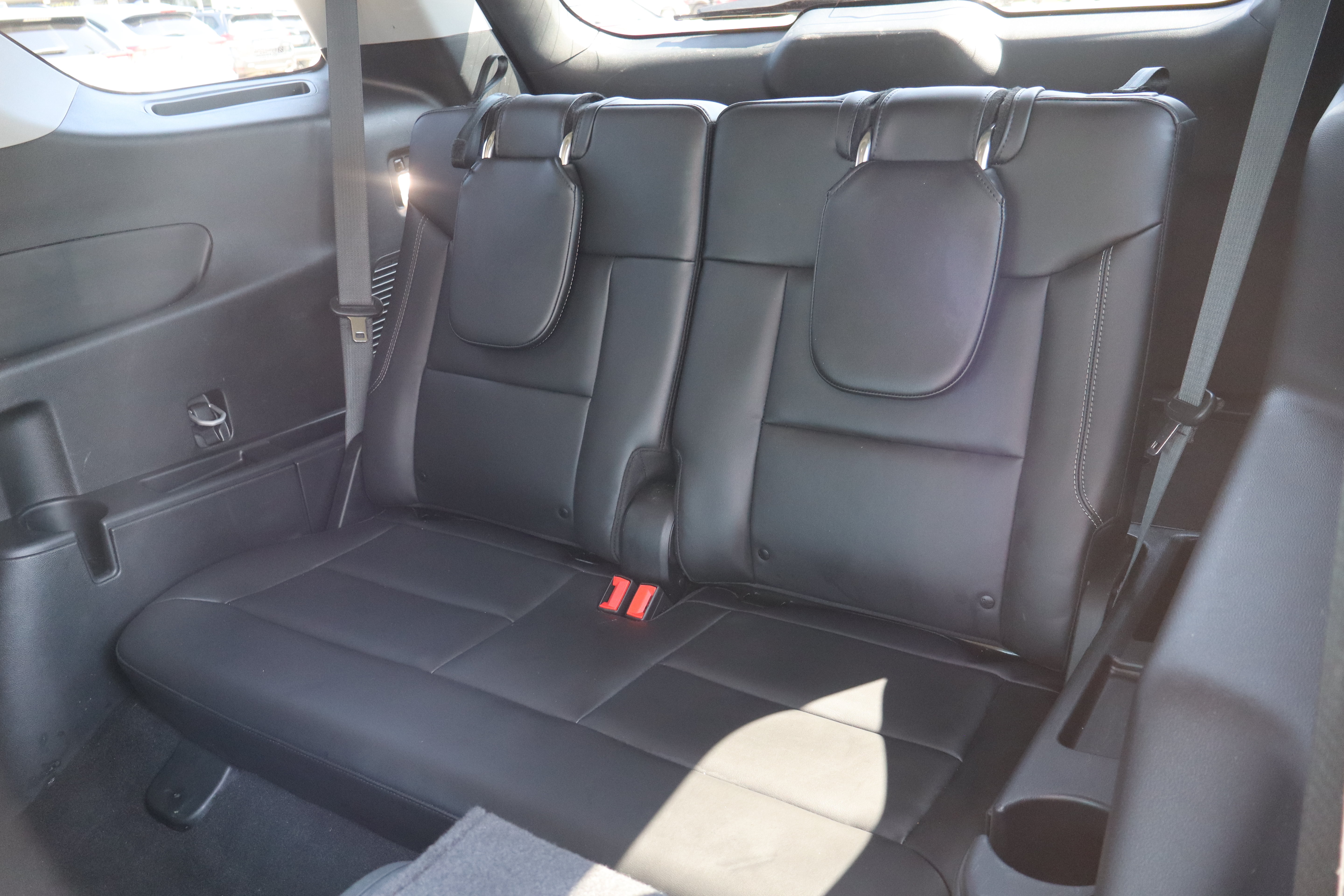 Used 2023 Ford Explorer XLT w/ Equipment Group 202A AWD/4WD image 11