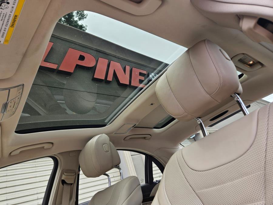 Used 2016 Mercedes-Benz S 550 4MATIC Sedan image 11