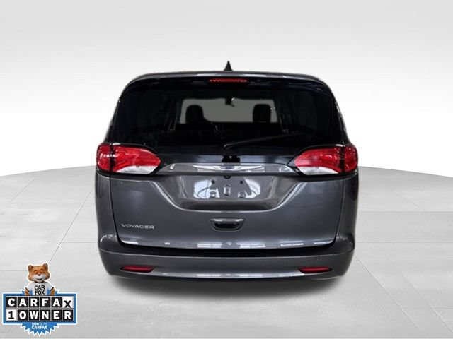 Used 2020 Chrysler Voyager L FWD image 4