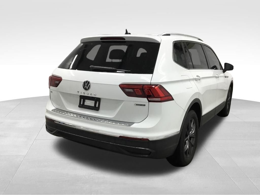 Used 2022 Volkswagen Tiguan SE w/ Panoramic Sunroof Package image 15