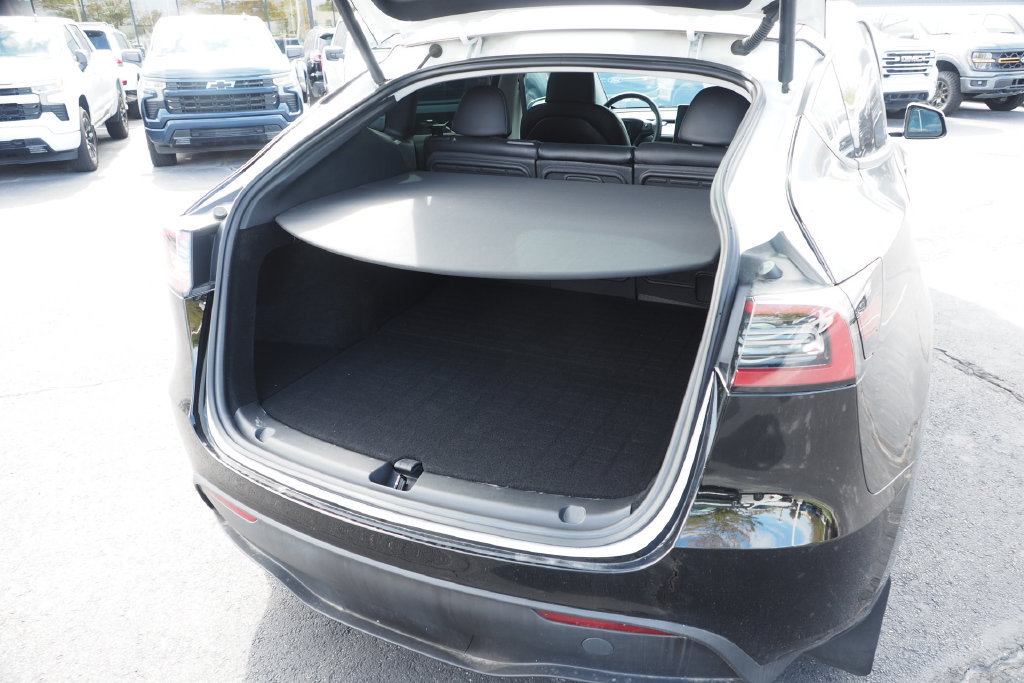 Used 2023 Tesla Model Y Long Range AWD/4WD image 17