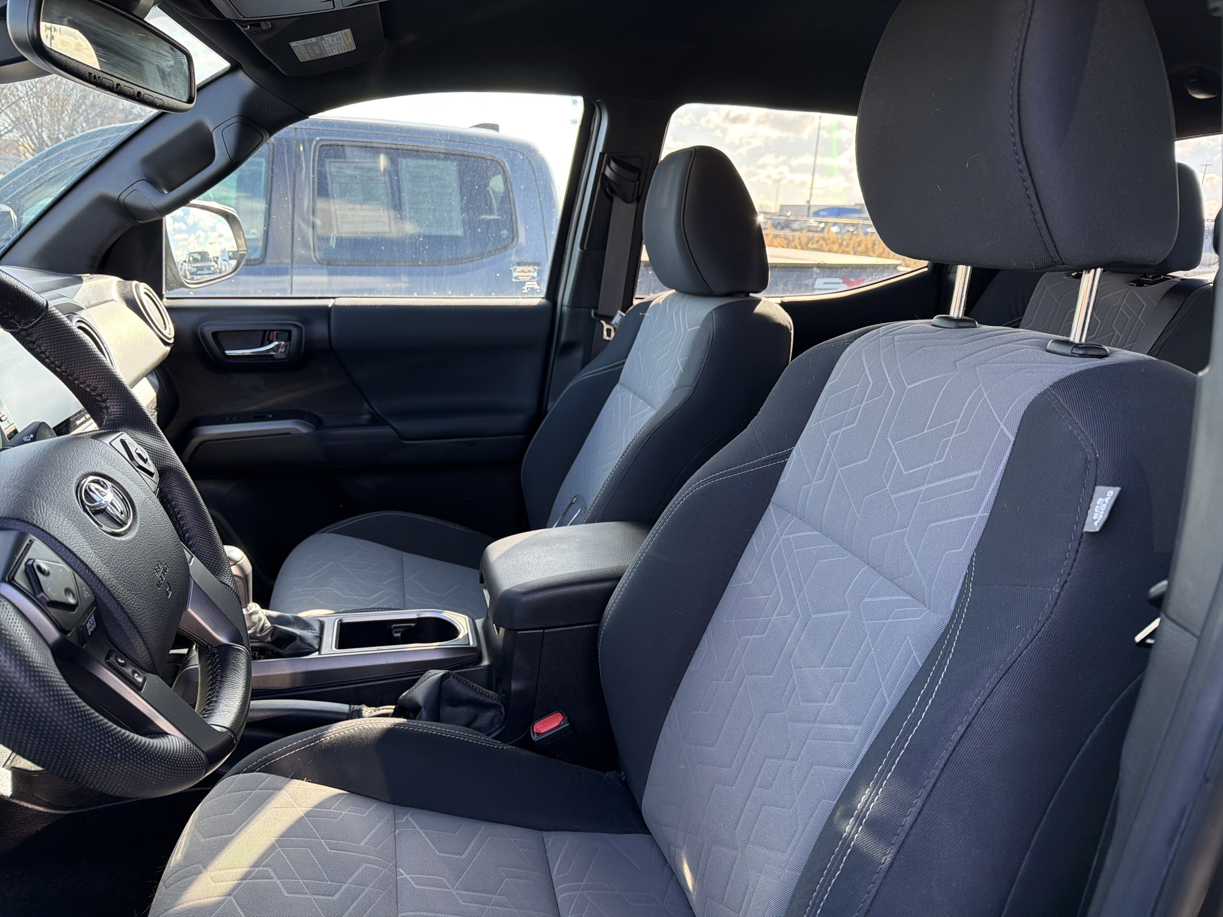 Used 2023 Toyota Tacoma TRD Sport image 9