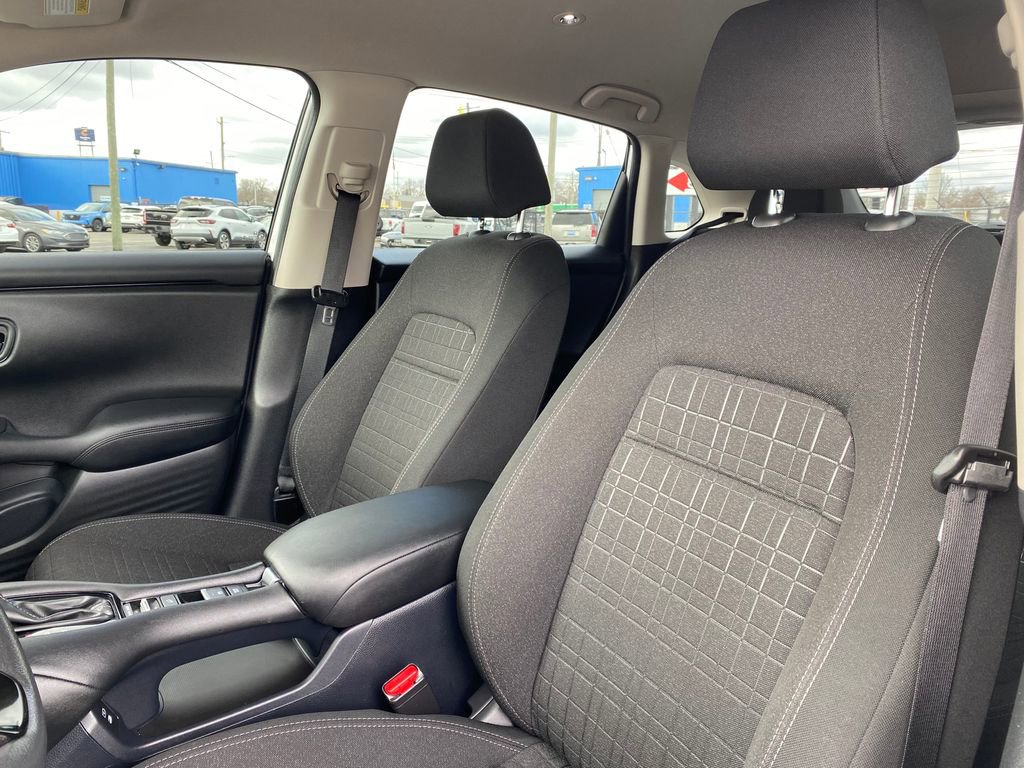 Used 2024 Honda HR-V LX image 10