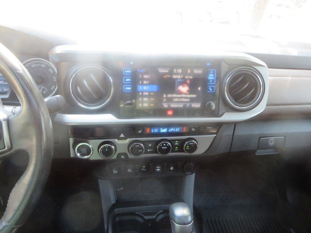 Used 2017 Toyota Tacoma Limited w/ Tow Package AWD/4WD image 22
