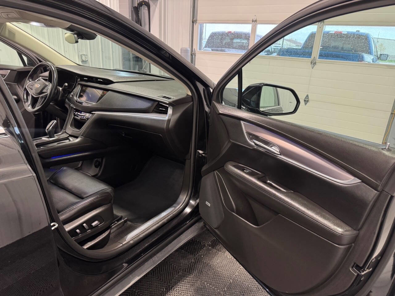 Used 2017 Cadillac XT5 Premium Luxury AWD/4WD image 15