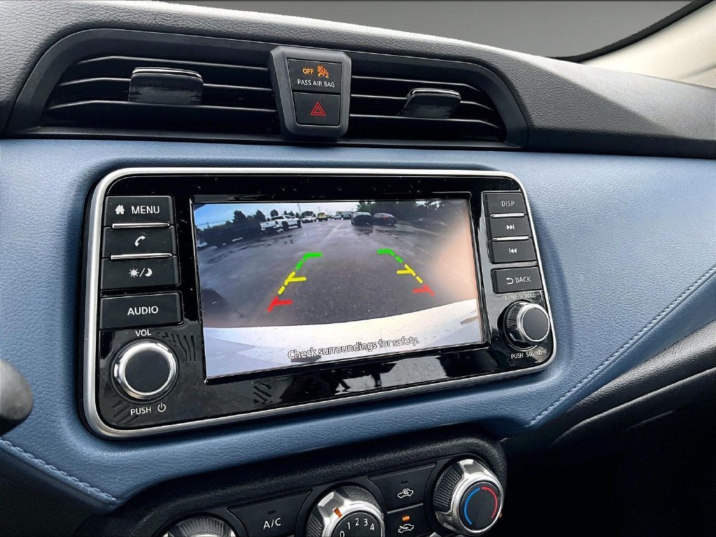 Used 2025 Nissan Versa SV FWD image 19