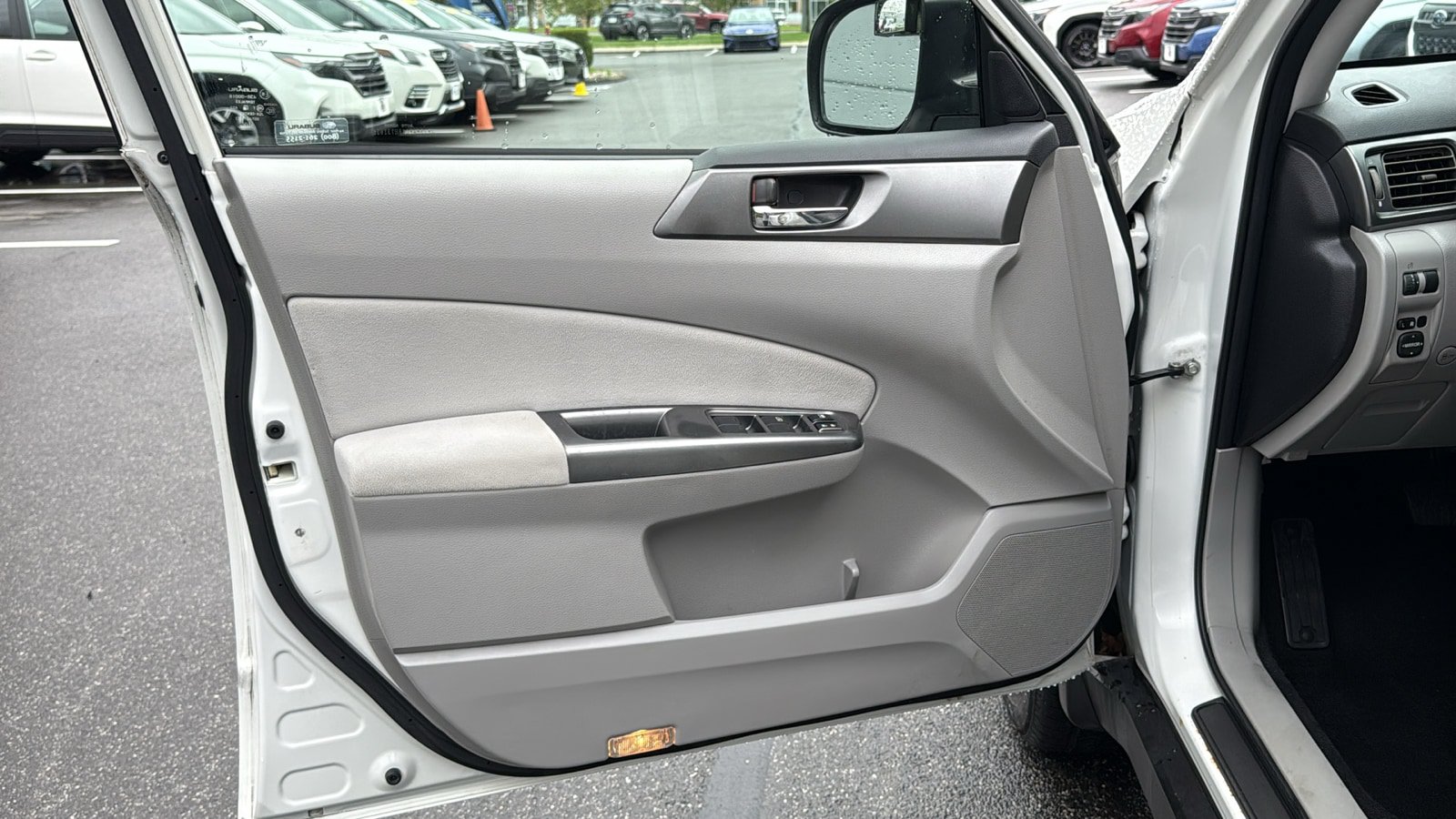 Used 2011 Subaru Forester 2.5X Limited AWD/4WD image 9