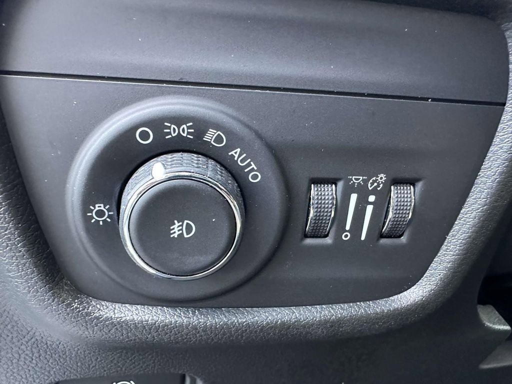 Used 2022 Jeep Grand Cherokee Limited AWD/4WD image 24