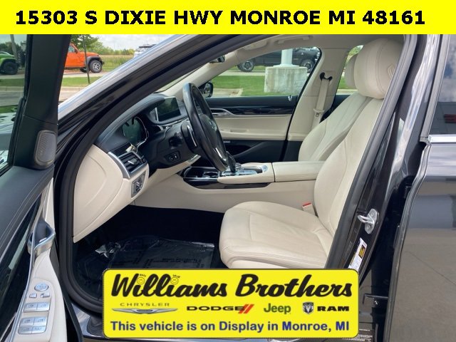 Used 2018 BMW 740i xDrive image 11