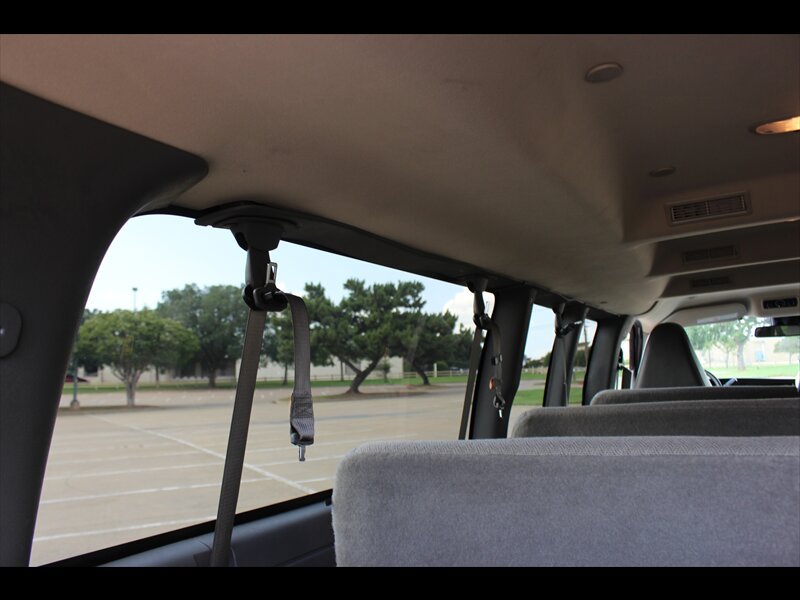 Used 2025 Chevrolet Express 3500 LT w/ LT Preferred Equipment Group RWD image 16