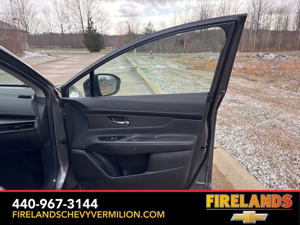 Used 2025 Nissan Murano SV image 33