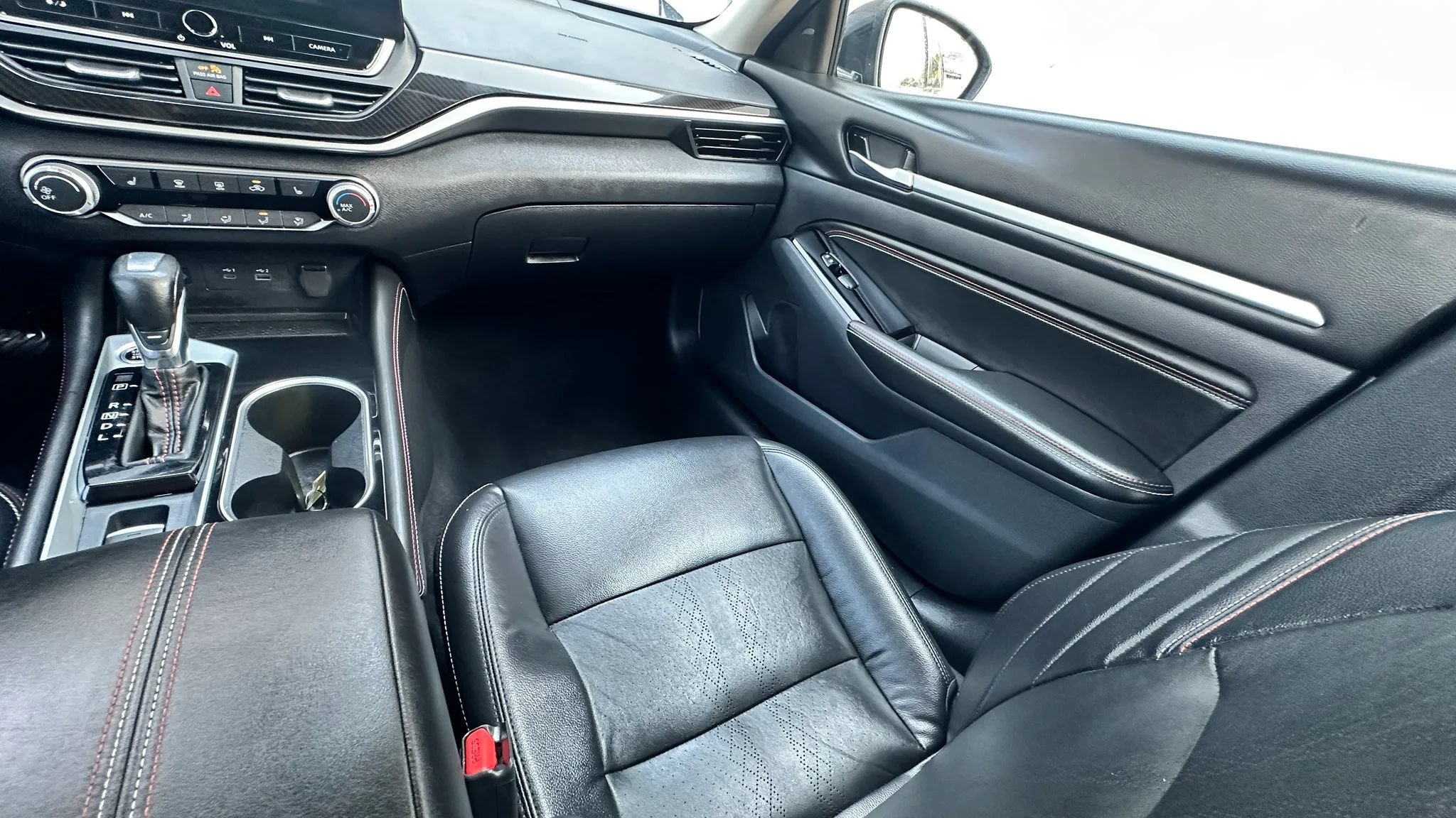 Used 2023 Nissan Altima 2.5 SR w/ SR Premium Package AWD/4WD image 13