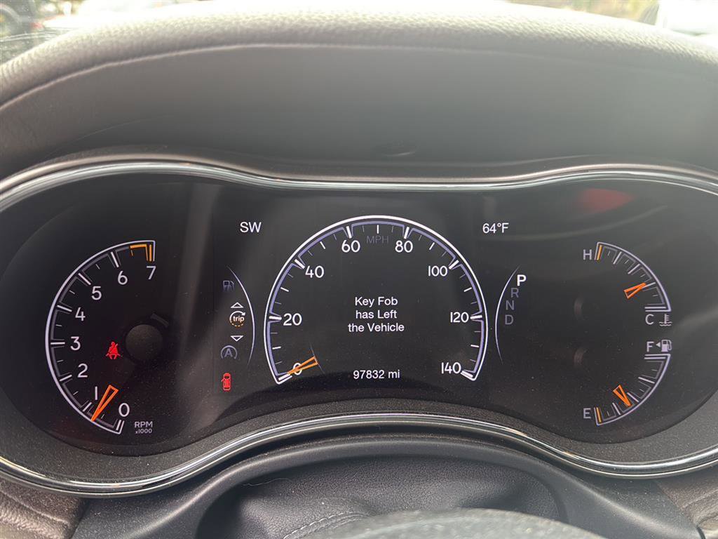 Used 2017 Jeep Grand Cherokee Overland w/ Jeep Active Safety Group image 10