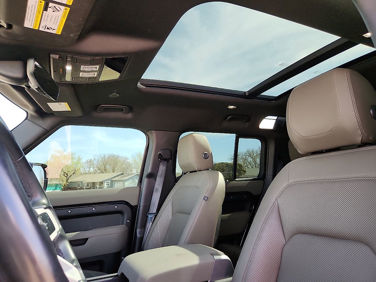 Used 2023 Land Rover Defender 110 X-Dynamic SE AWD/4WD image 7