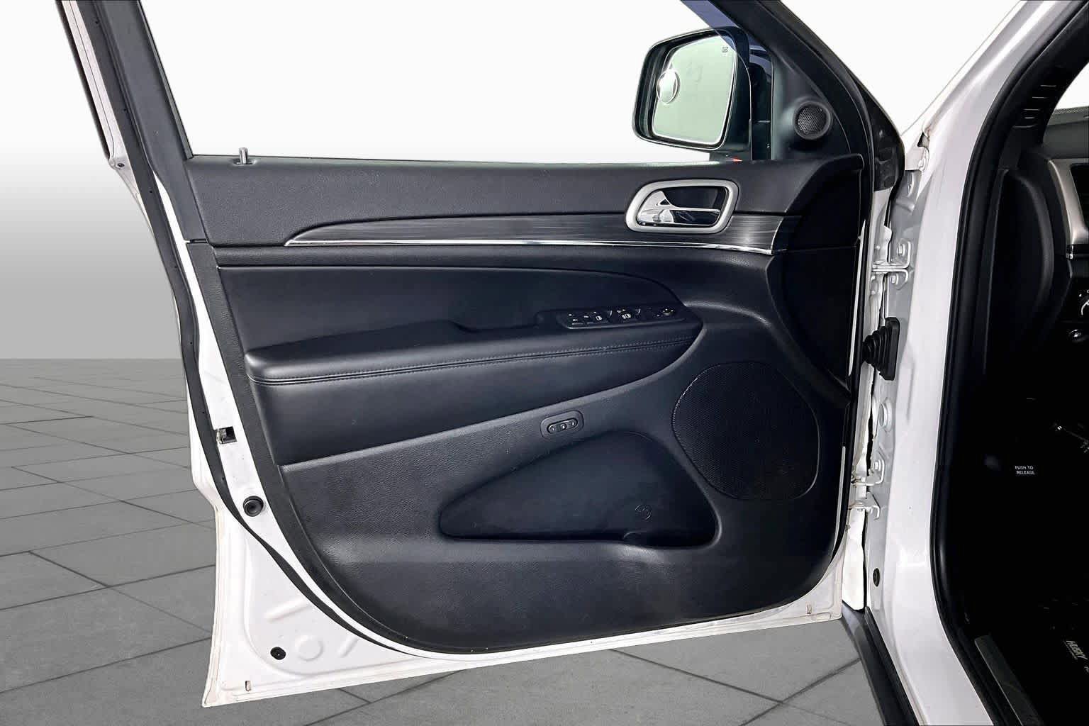 Used 2019 Jeep Grand Cherokee Limited AWD/4WD image 21