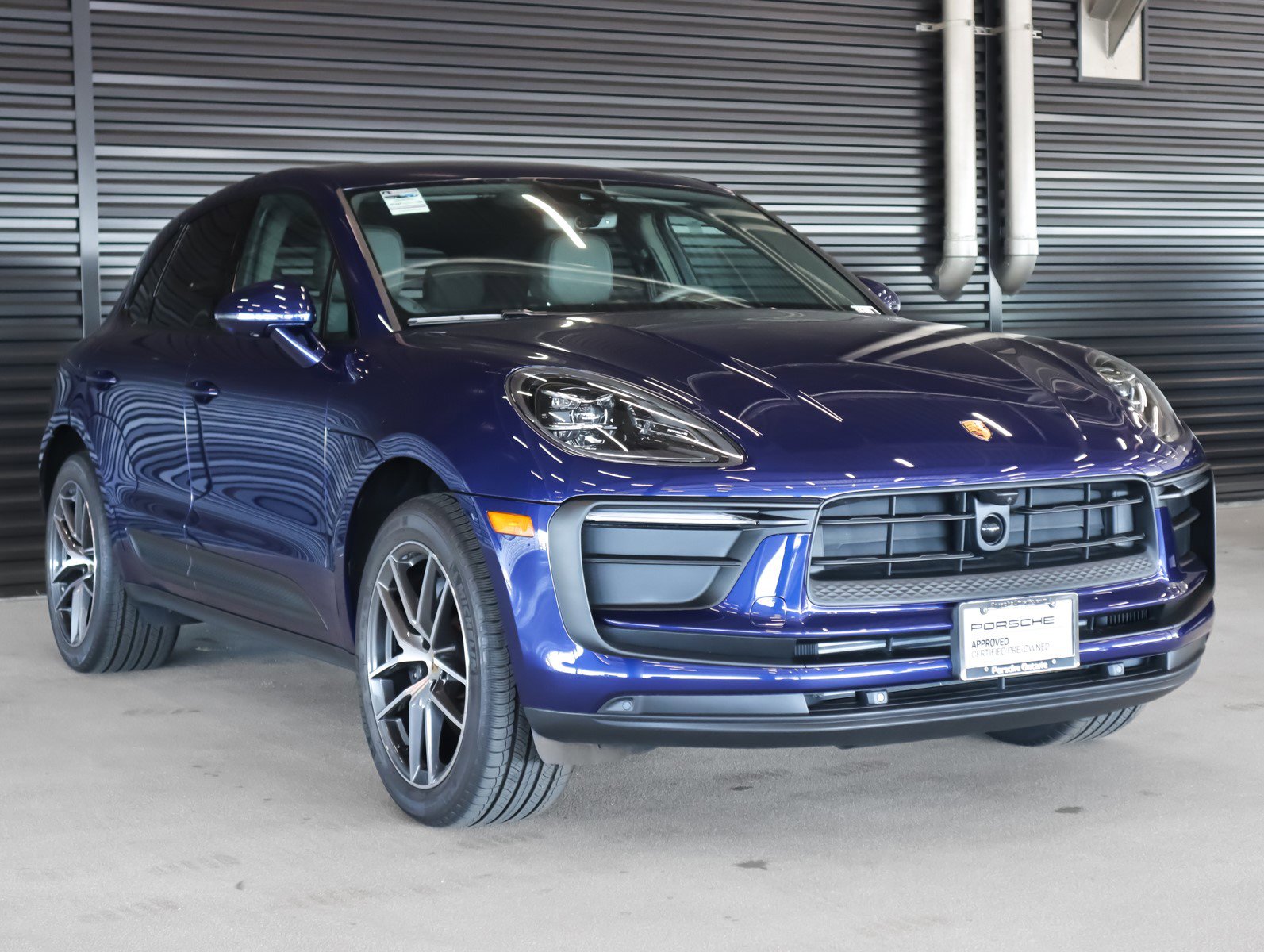 Used 2025 Porsche Macan image 7
