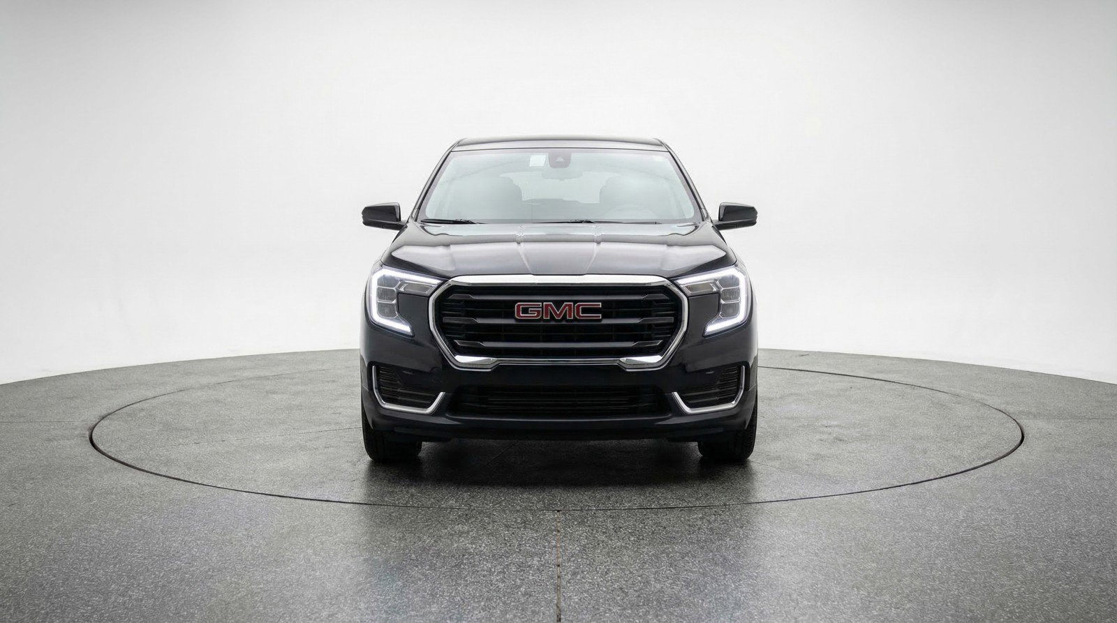 Used 2024 GMC Terrain SLE image 2