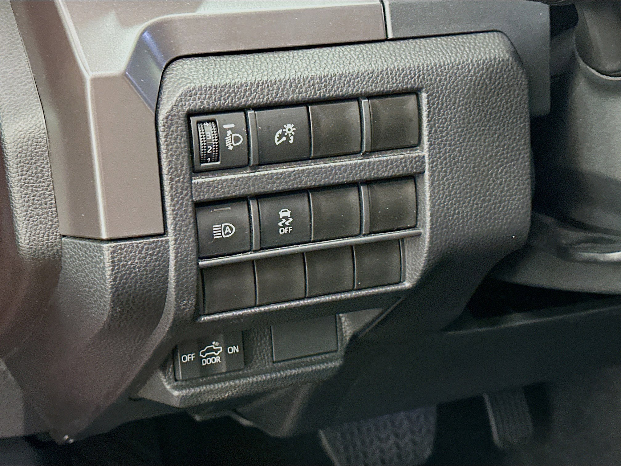 Used 2025 Toyota Tacoma TRD Off-Road image 17