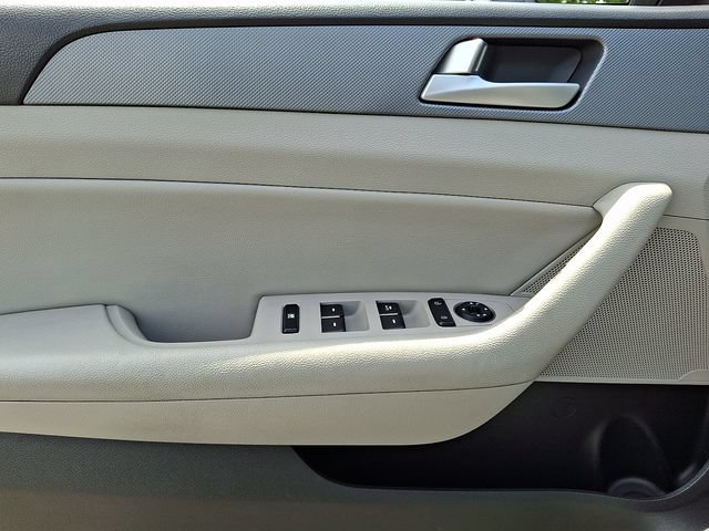 Used 2017 Hyundai Sonata SE FWD image 10