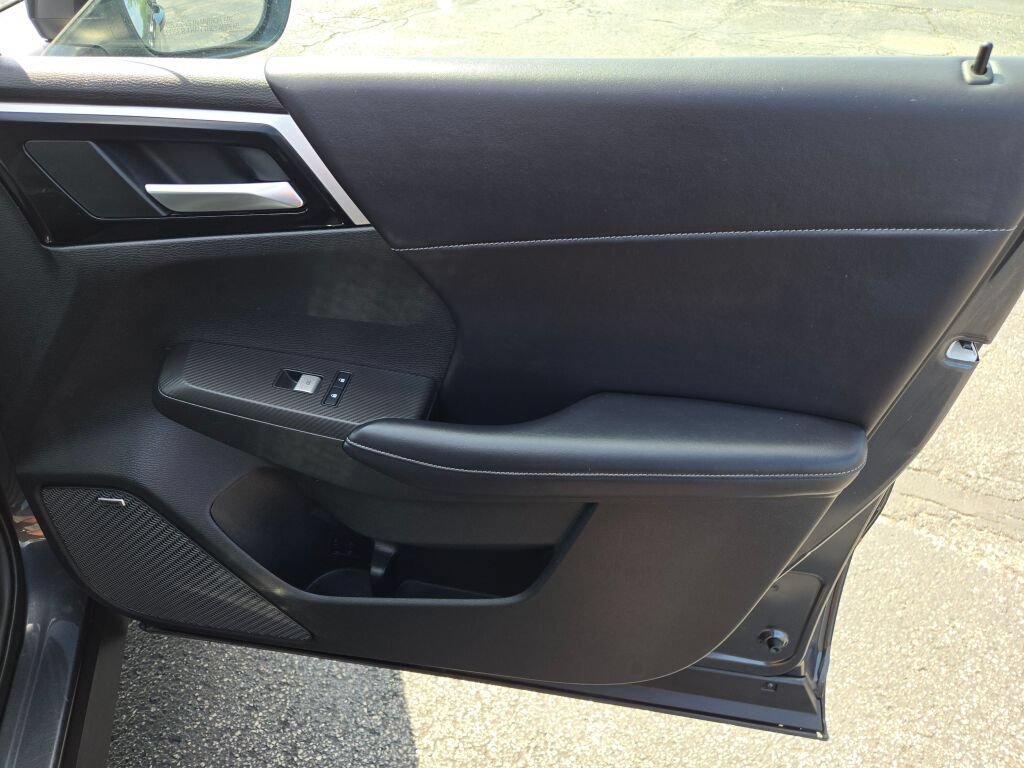 Used 2025 Mitsubishi Outlander SE AWD/4WD image 8