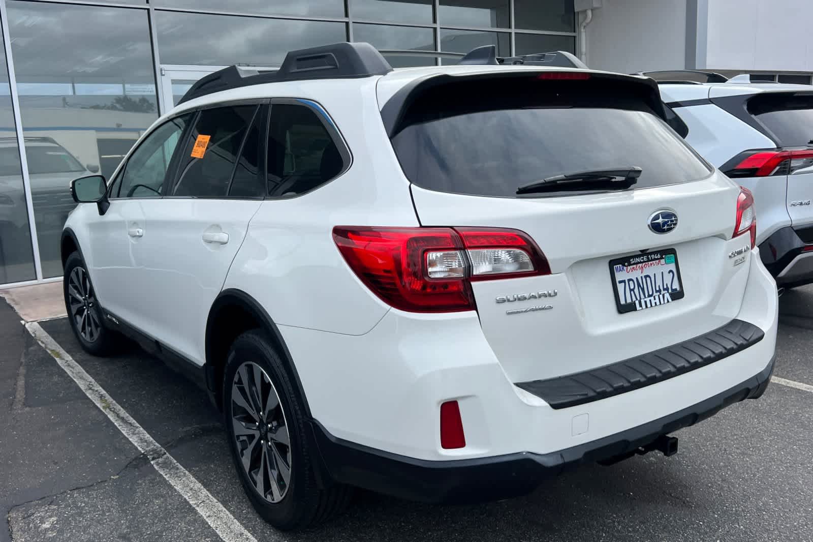 Used 2016 Subaru Outback 2.5i Limited AWD/4WD image 6