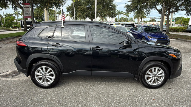 Used 2026 Toyota Corolla Cross LE FWD image 11