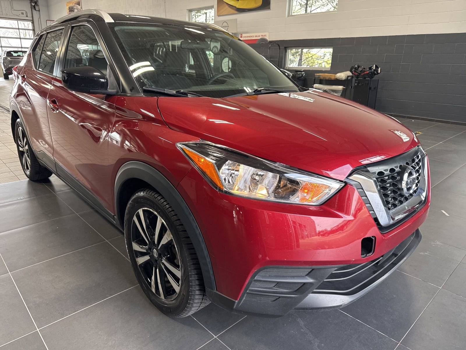 Certified 2020 Nissan Kicks SV FWD image 2