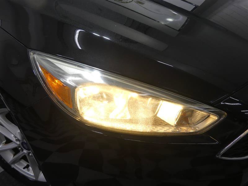 Used 2015 Ford Focus SE w/ Reverse Sensing Package FWD image 14