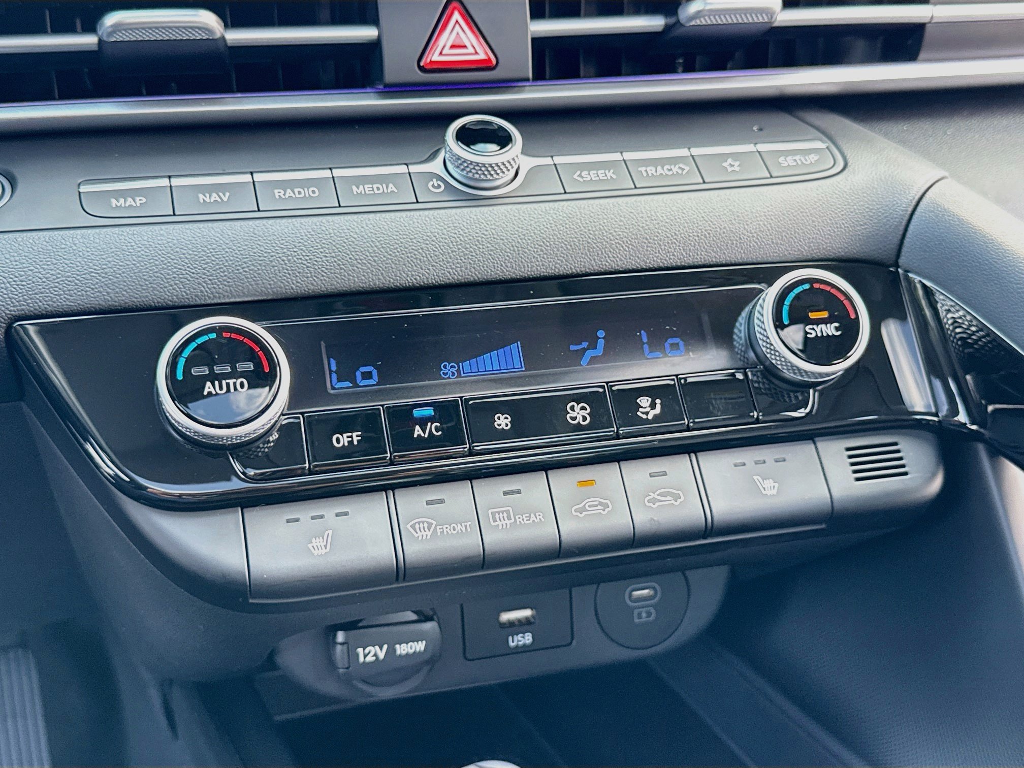 New 2026 Hyundai Elantra Limited FWD image 11