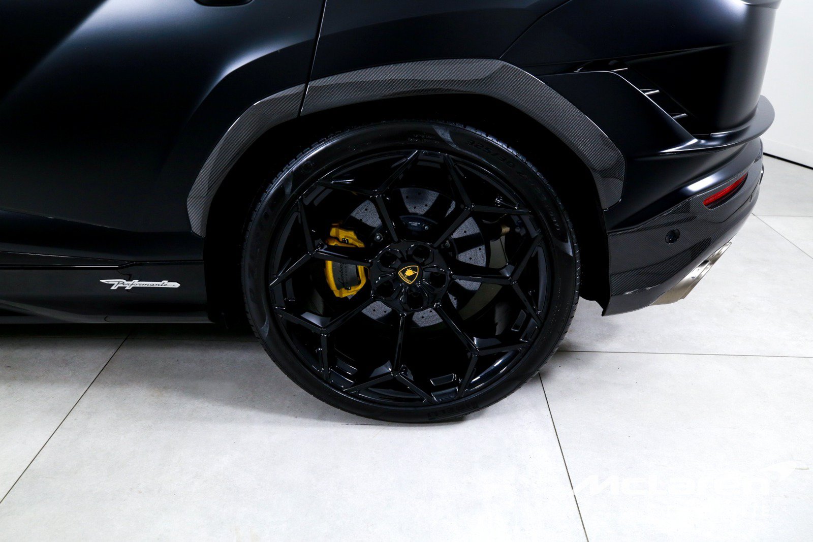 Used 2024 Lamborghini Urus Performante AWD/4WD image 35
