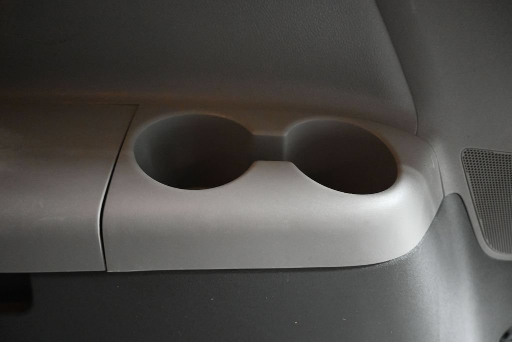 Used 2018 Toyota Sienna LE w/ Carpet Mat Package FWD image 38