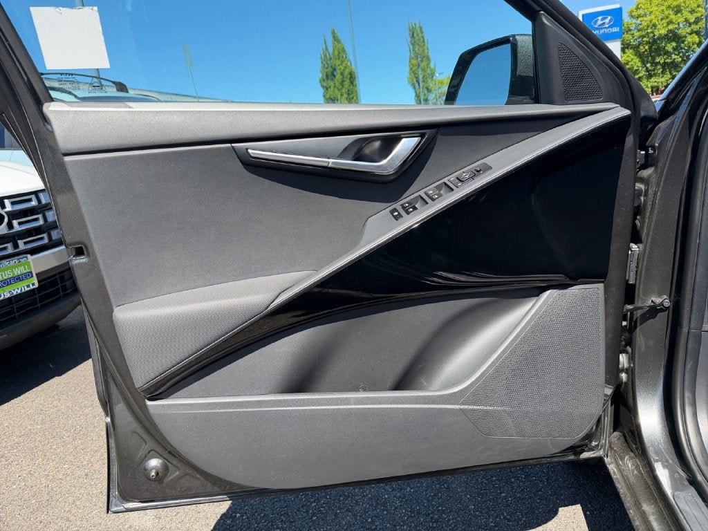 Used 2025 Kia Niro Wind FWD image 21