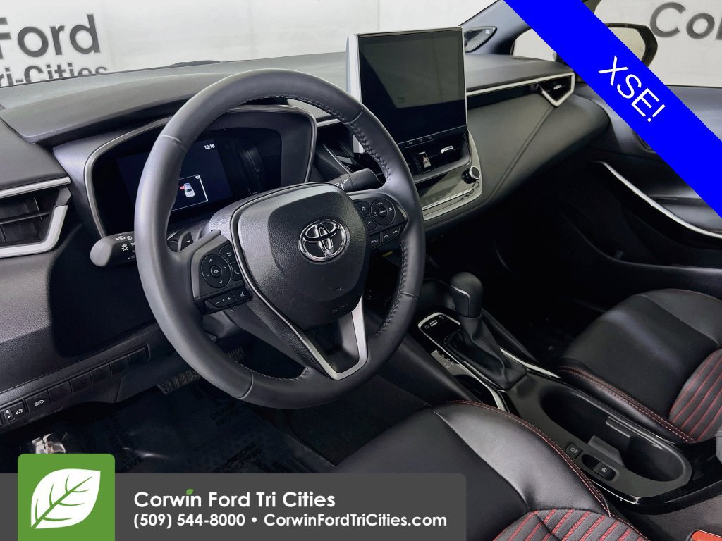 Used 2025 Toyota Corolla XSE FWD image 3