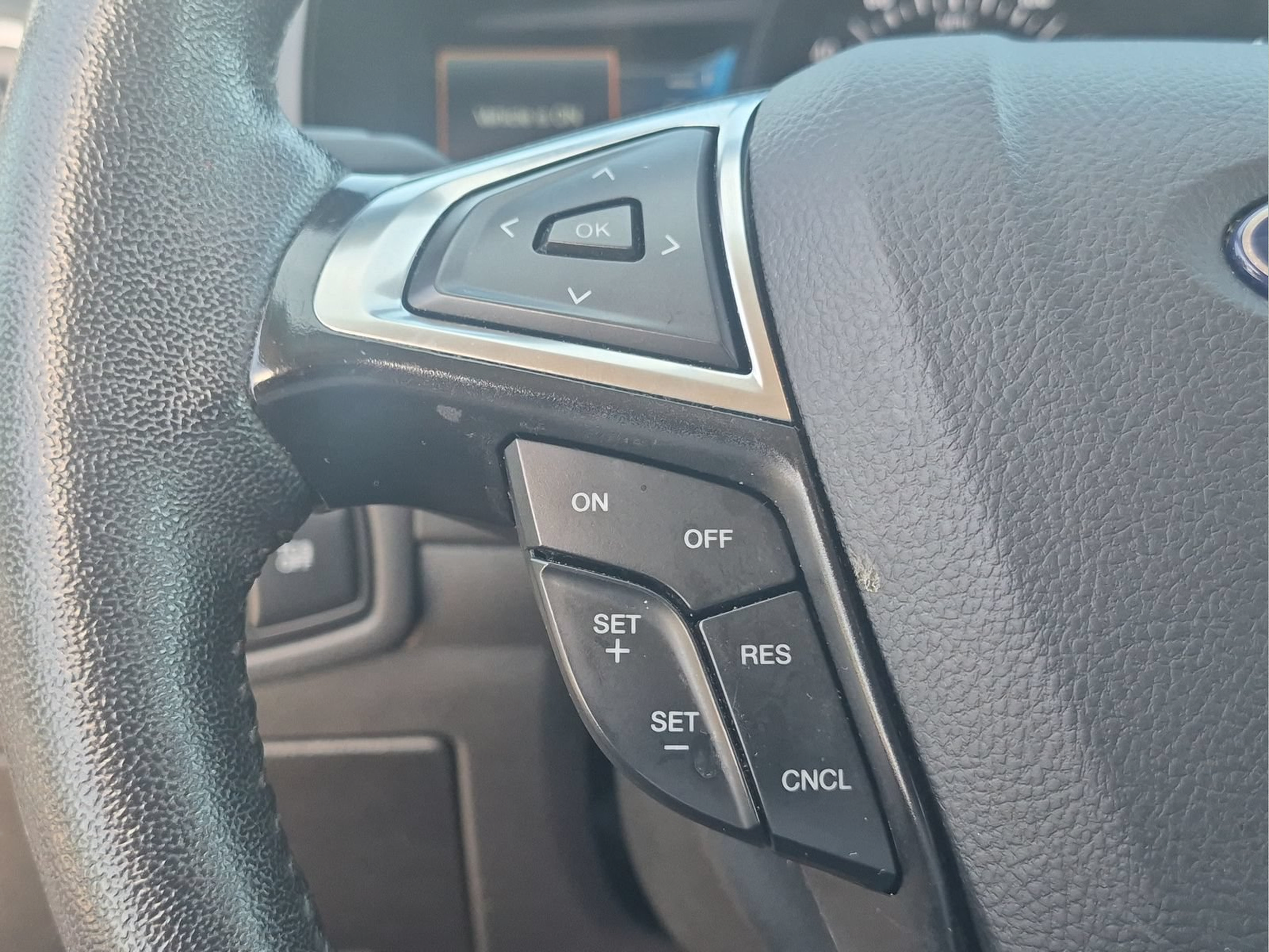 Used 2024 Ford Edge SEL AWD/4WD image 13