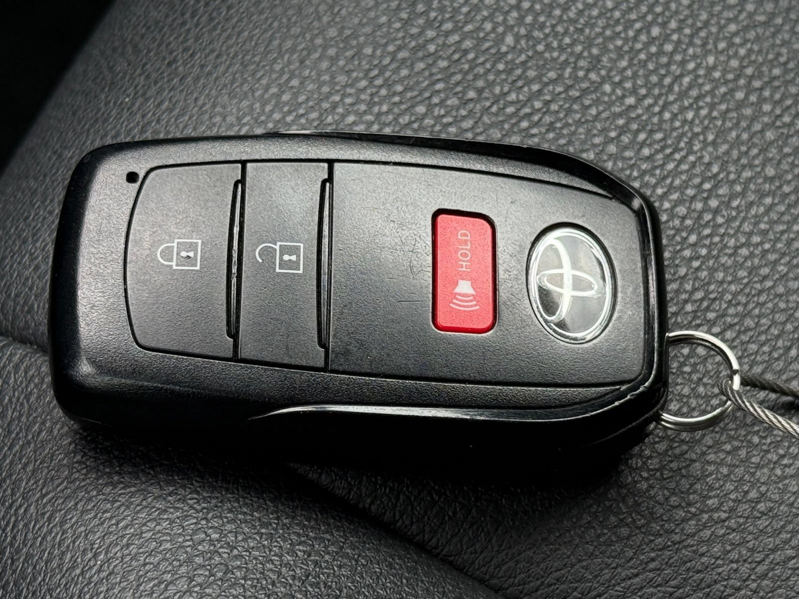 Used 2026 Toyota Corolla Cross XLE FWD image 21