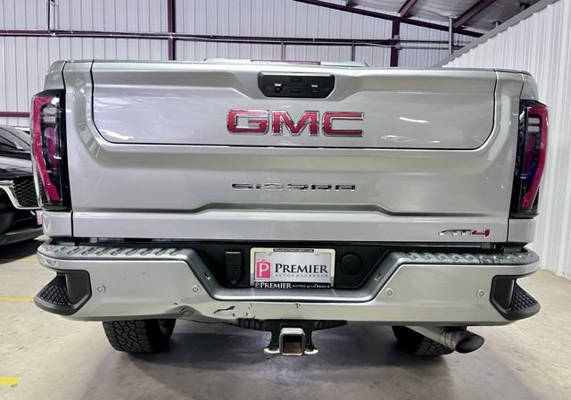 Used 2024 GMC Sierra 2500 AT4 w/ Technology Package AWD/4WD image 3