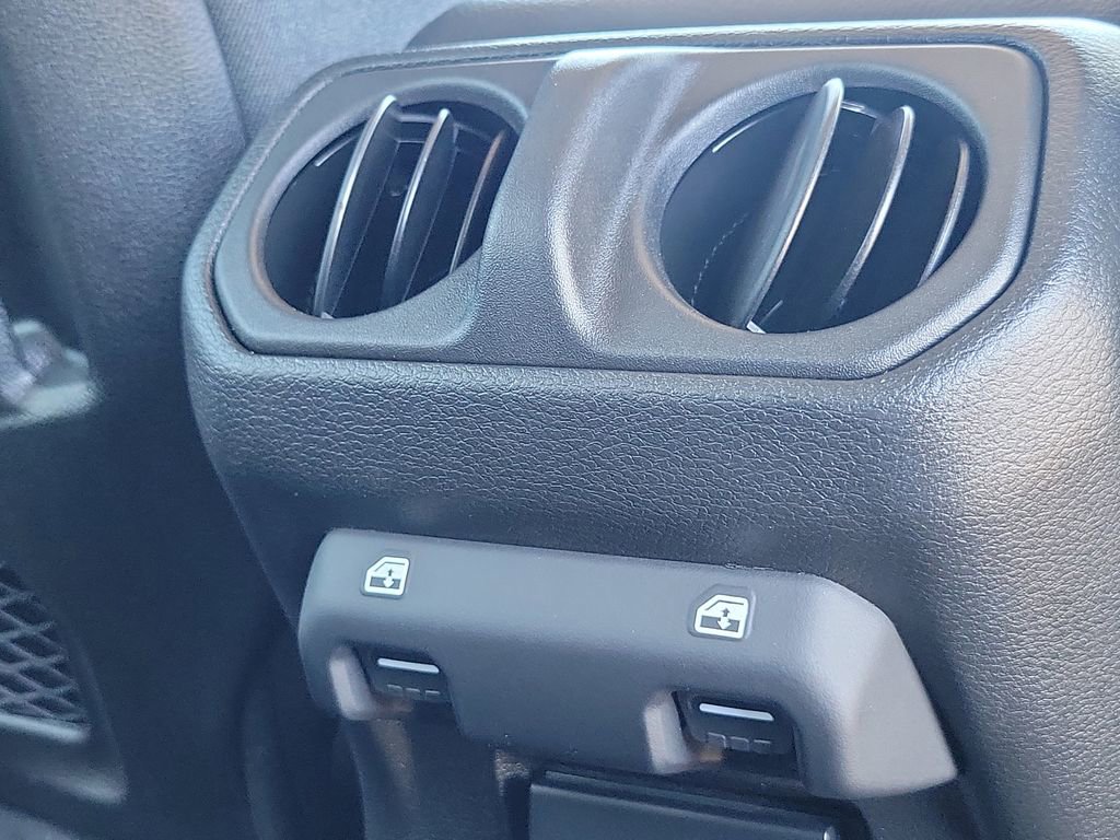 Used 2024 Jeep Wrangler Unlimited Rubicon w/ Safety Group image 23
