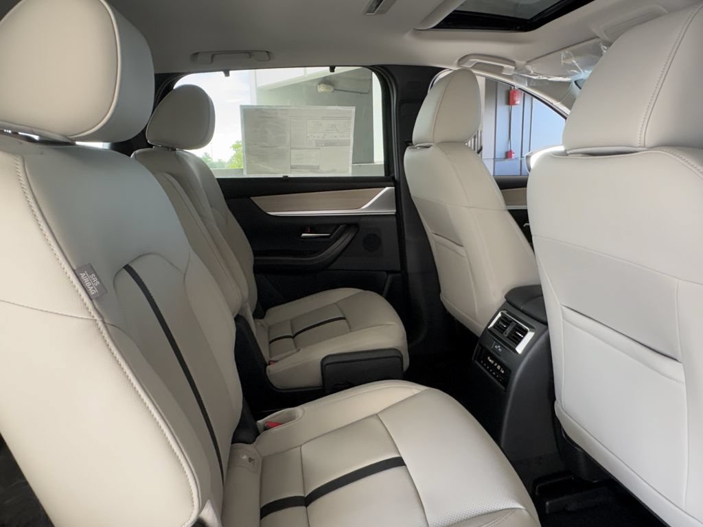 New 2025 MAZDA CX-90 Plug-In Hybrid w/ Preferred AWD/4WD image 11
