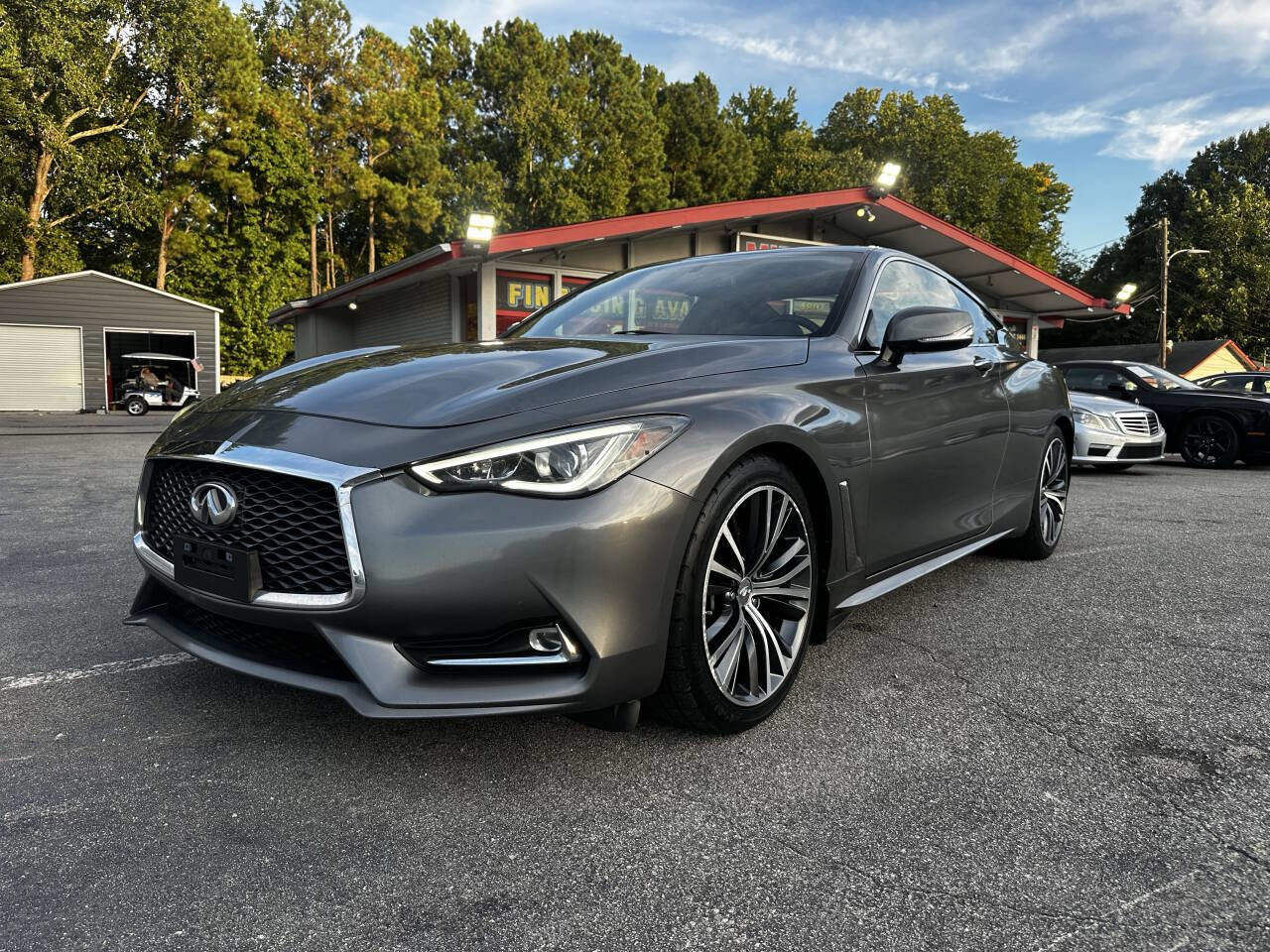 Used 2017 INFINITI Q60 2.0t w/ Premium Plus Package 2.0T image 2
