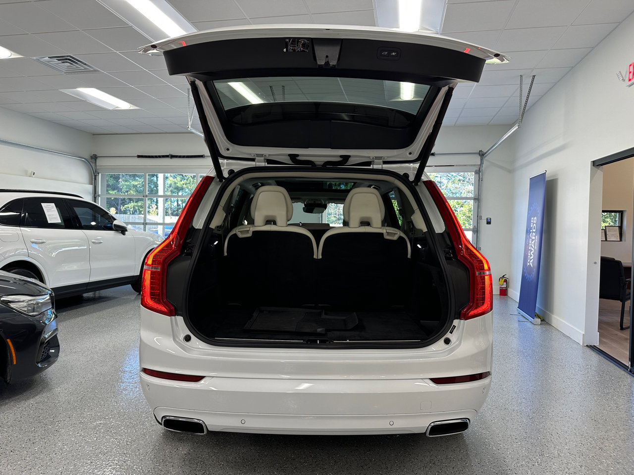 Used 2020 Volvo XC90 T5 Momentum image 23