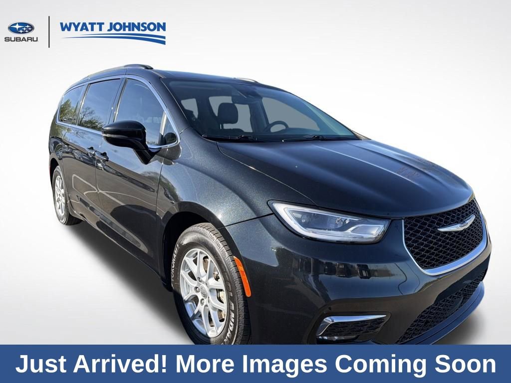 Used 2022 Chrysler Pacifica Touring-L image 8