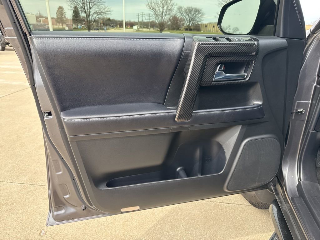 Used 2018 Toyota 4Runner SR5 image 16