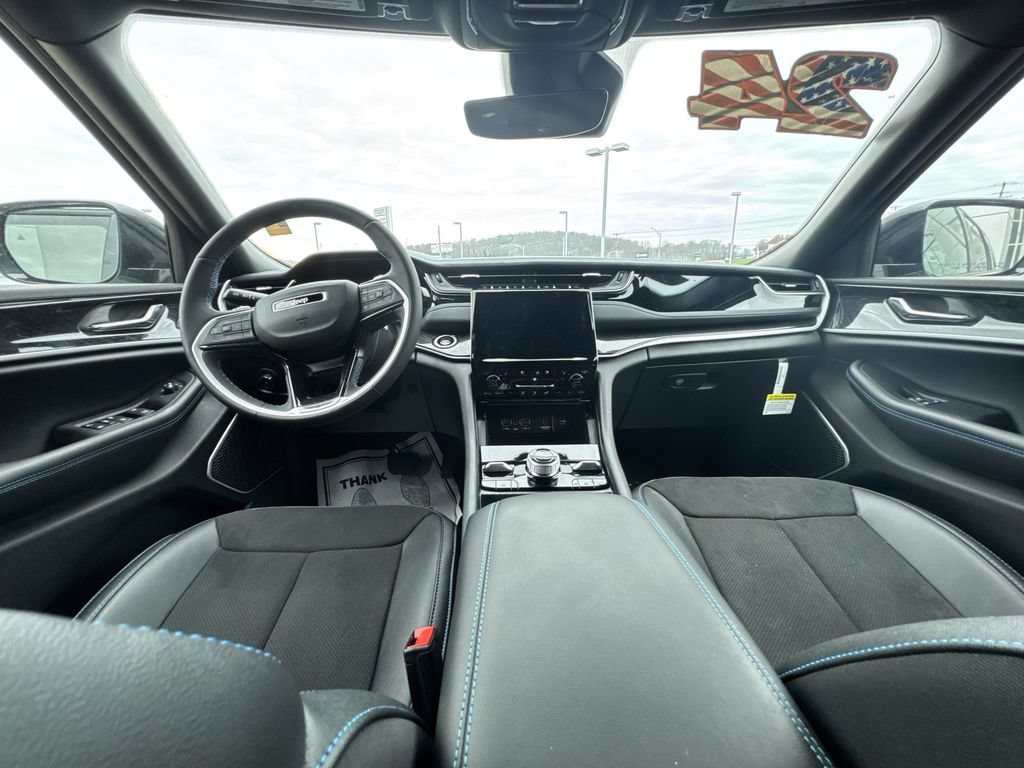 New 2024 Jeep Grand Cherokee Trailhawk AWD/4WD image 10