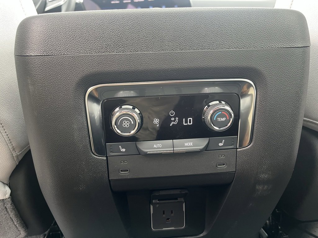 New 2026 Chevrolet Suburban Premier w/ Sun And Tow Package image 32