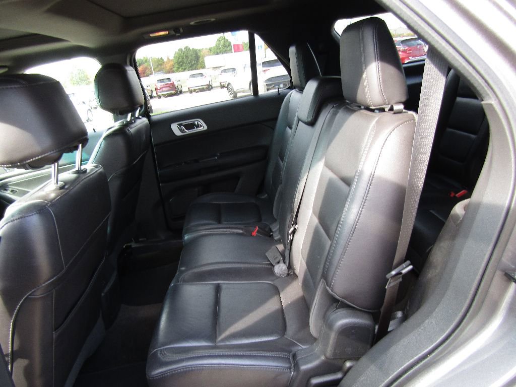 Used 2013 Ford Explorer XLT image 12