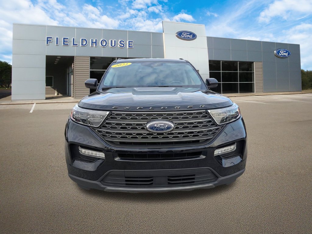 Used 2023 Ford Explorer XLT w/ Equipment Group 202A AWD/4WD image 7