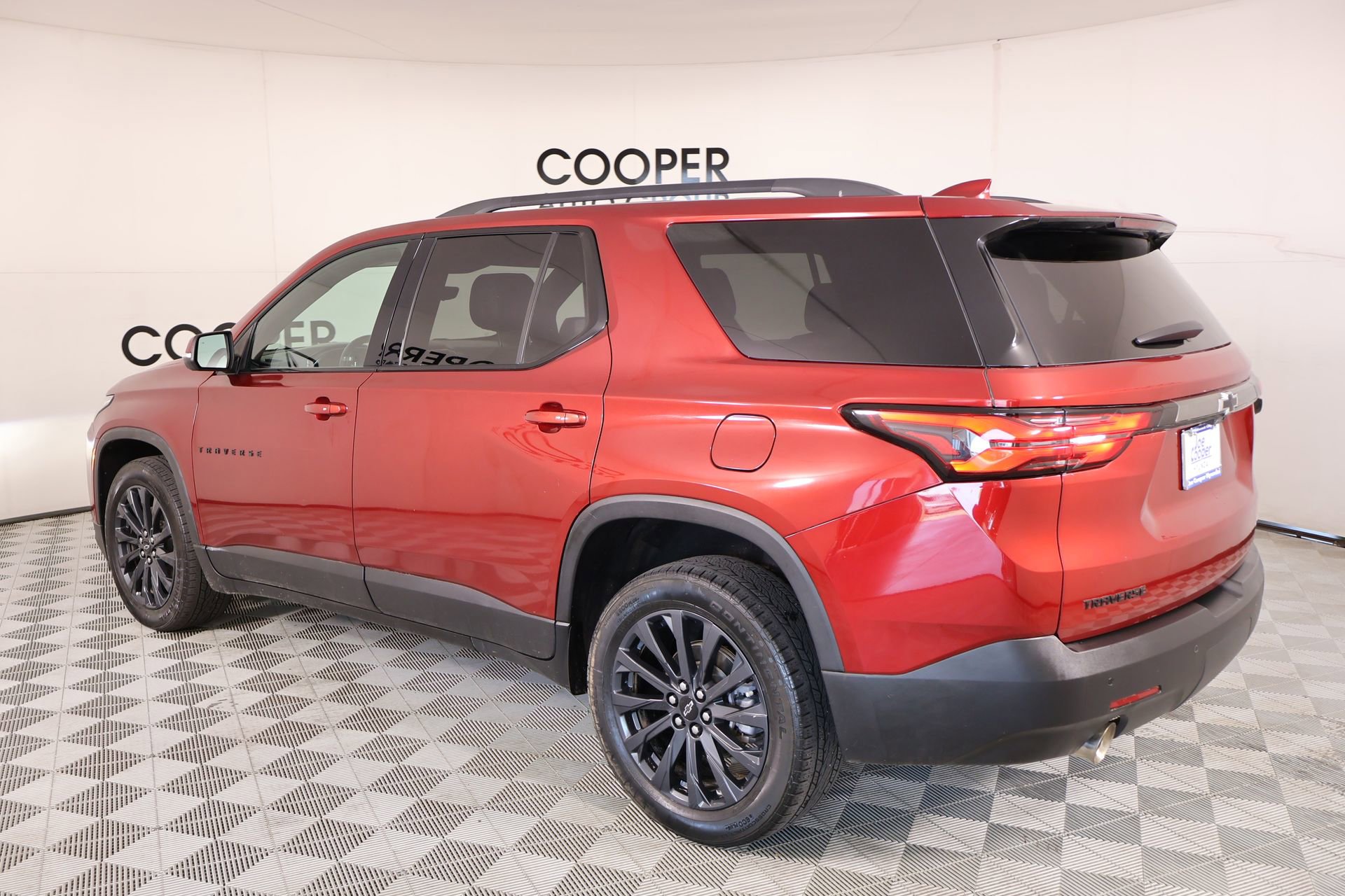 Used 2022 Chevrolet Traverse RS w/ LPO, Floor Liner Package image 23