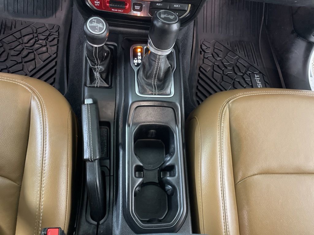 Used 2023 Jeep Wrangler Unlimited Rubicon 4xe w/ Steel Bumper Group image 17